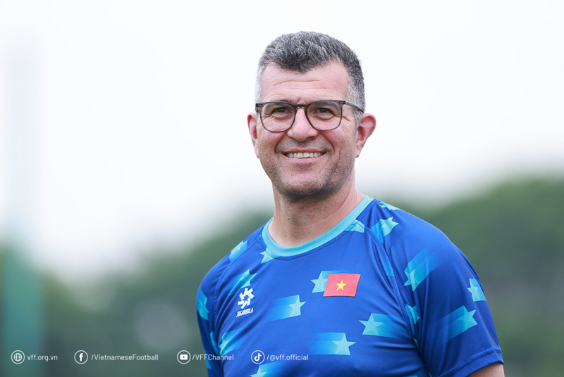 cristiano-roland-nguoi-thay-doi-dien-mao-u17-viet