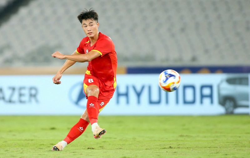 van-truong-gui-thong-diep-day-cam-xuc-sau-ca-phau-thuat-quyet-tam-tai-xuat-manh-me